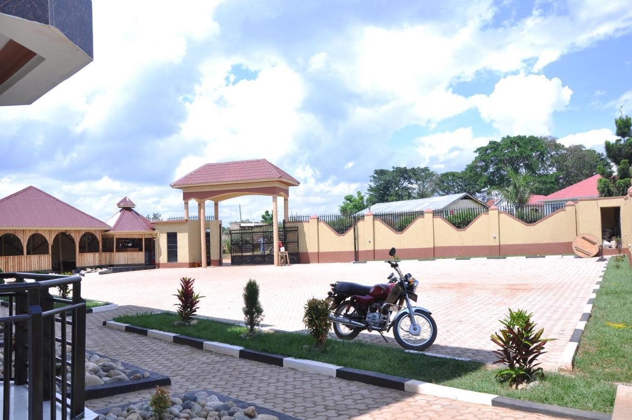 Golden View Hotel Ibanda Kültér fotó