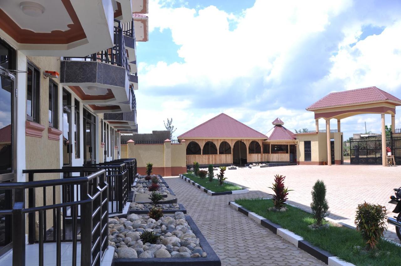 Golden View Hotel Ibanda Kültér fotó