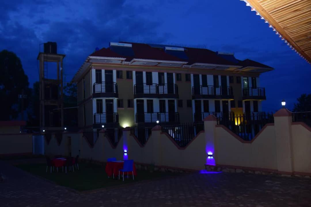 Golden View Hotel Ibanda Kültér fotó