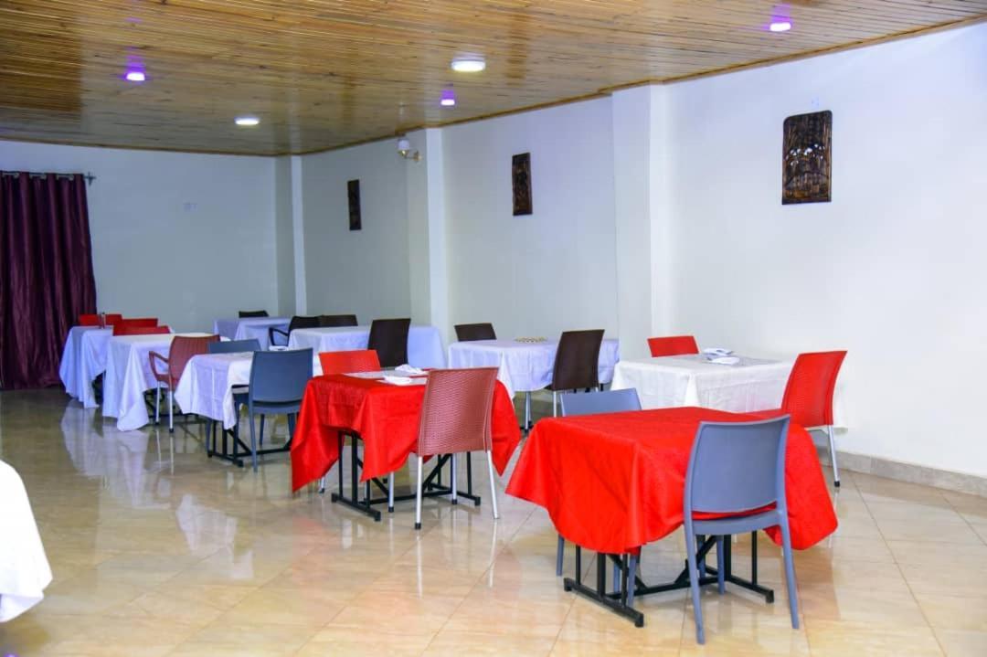 Golden View Hotel Ibanda Kültér fotó