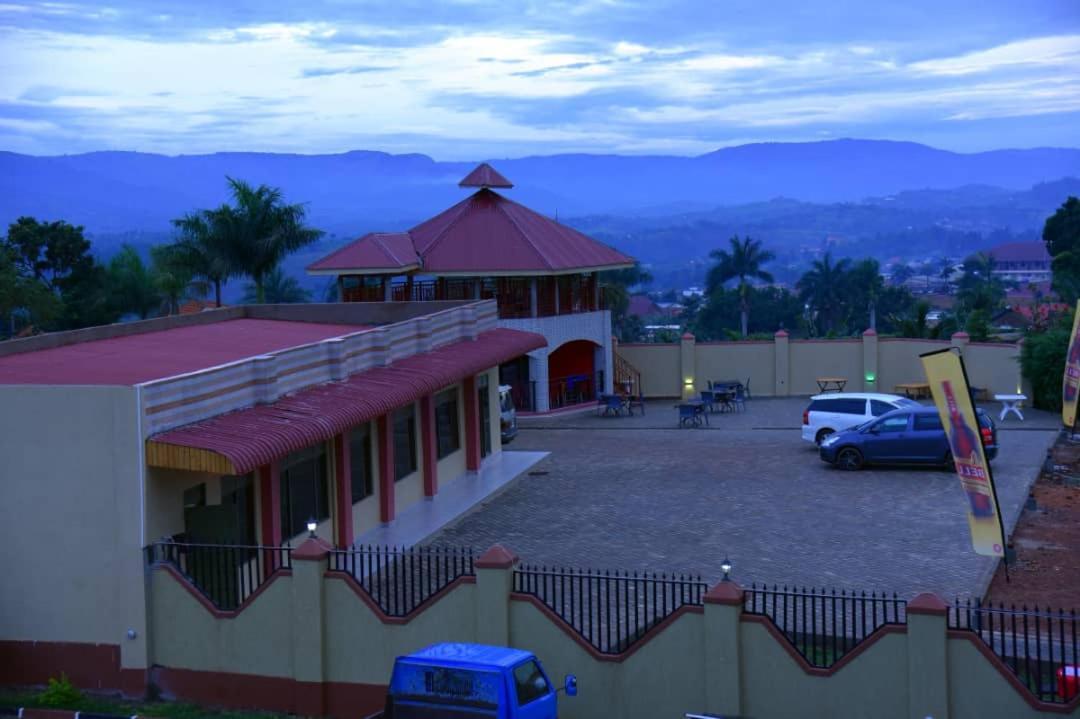 Golden View Hotel Ibanda Kültér fotó