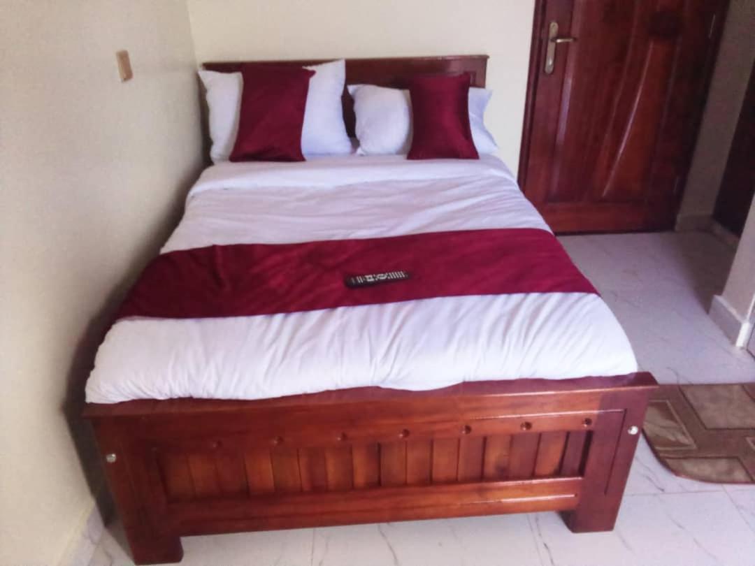 Golden View Hotel Ibanda Kültér fotó